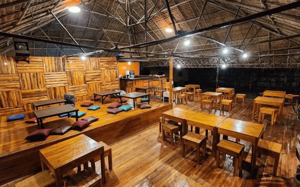 Dam-Dam-Place-Port-Barton