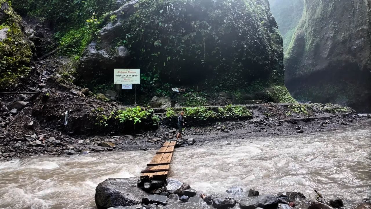 Bridge at Tumpak Sewu