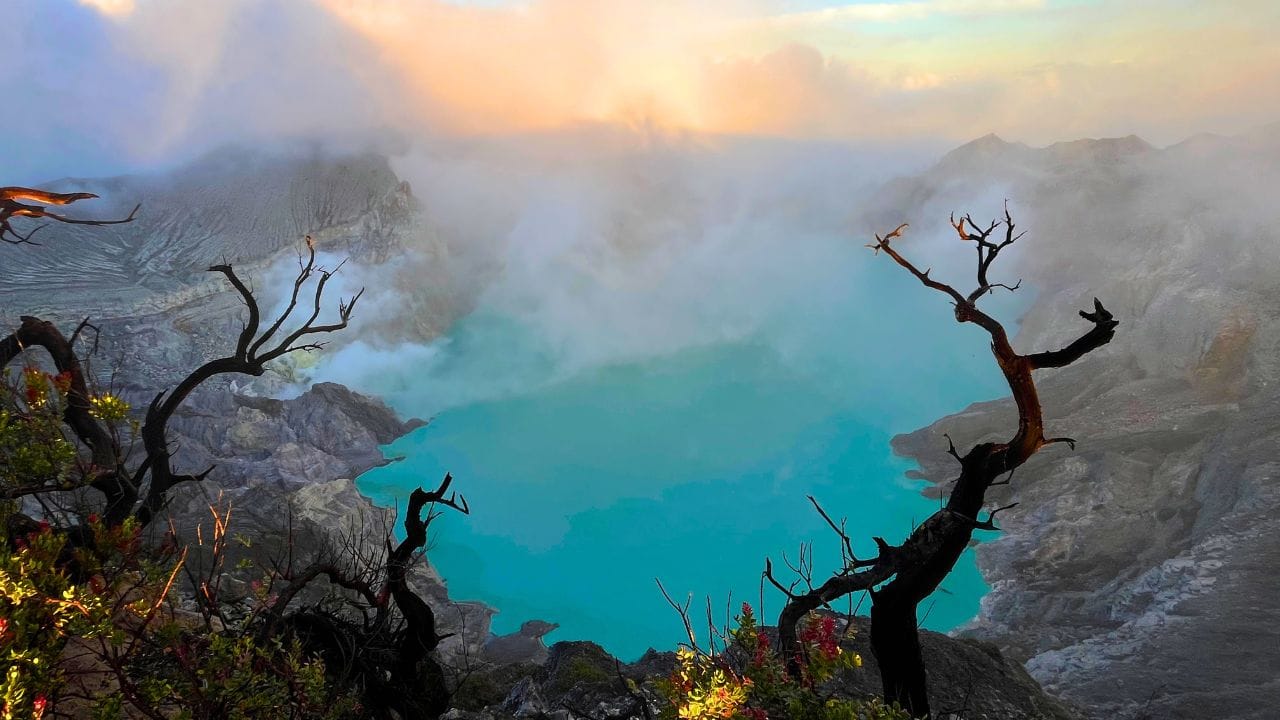 Mt Ijen Crater Sunrise