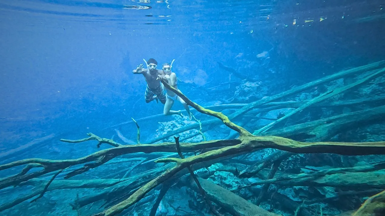 Beth and Denz freediving at Paisu Pok Lake
