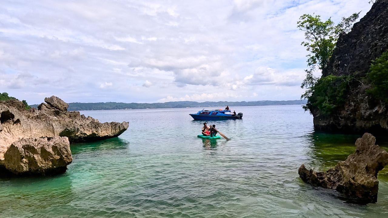 Raft to Tanjung Gundul
